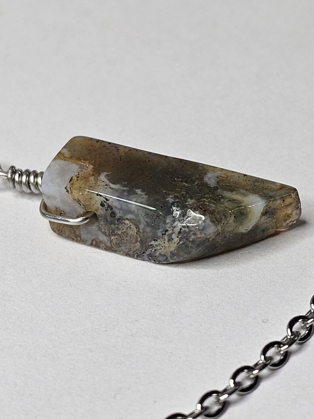 Natural Moss Agate Pendant Necklace in Green and Brown - Unbranded - Picture 5 of 5
